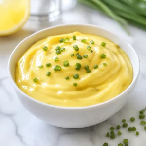 hollandaise sauce 381677449