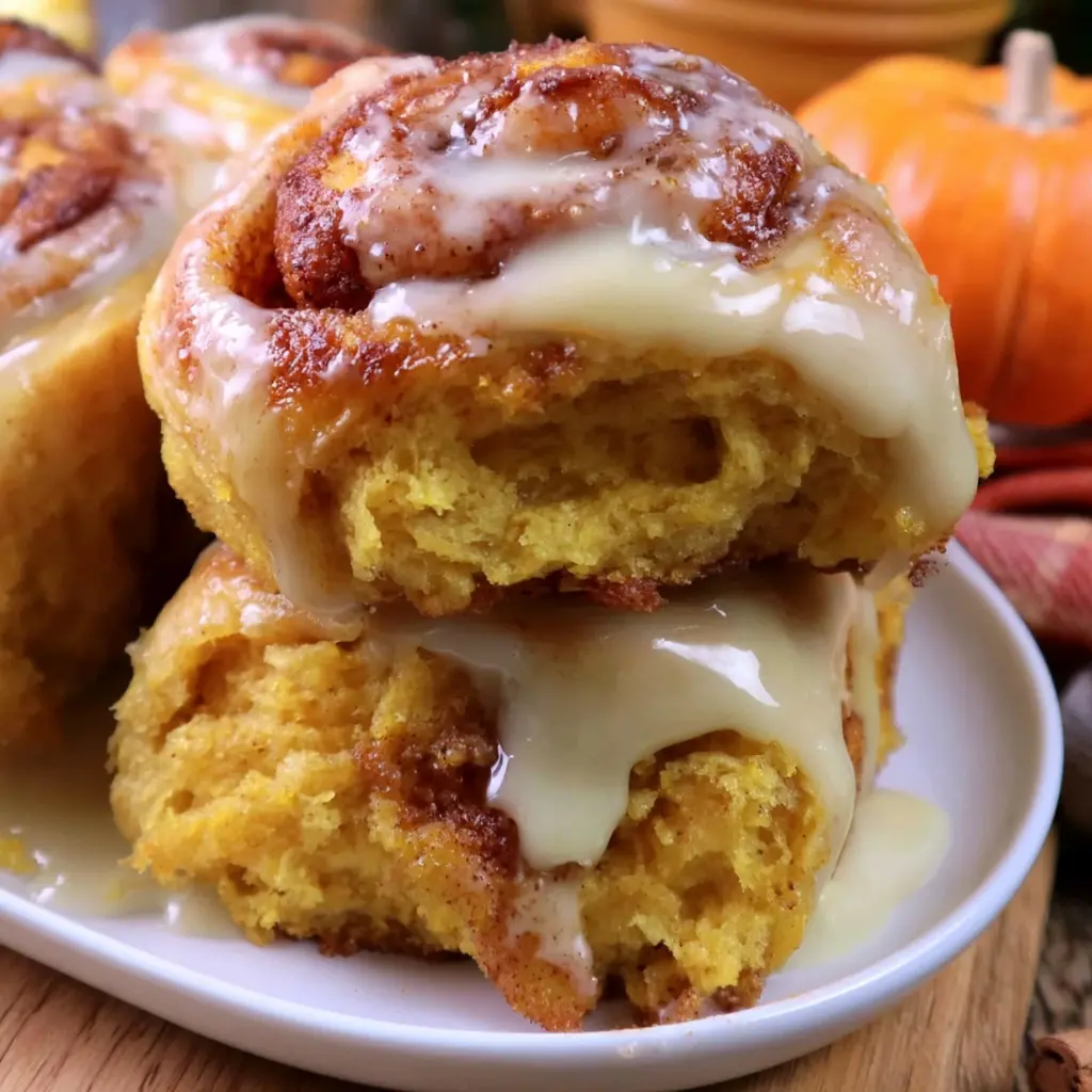 pumpkin cinnamon rolls - final presentation